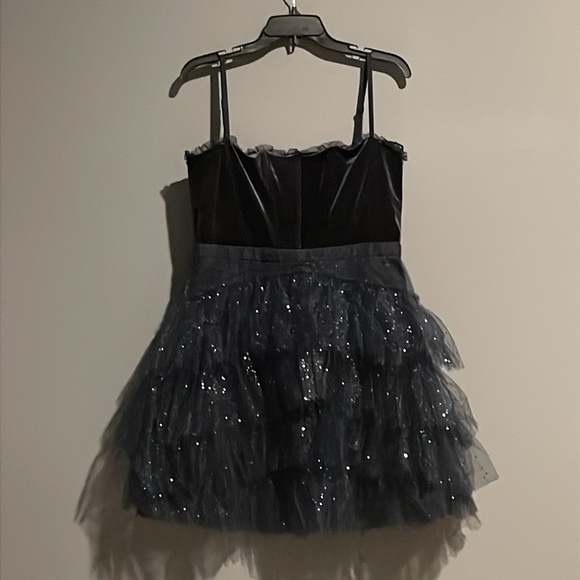 Betsy & Adam
Women's Fit & Flare Glitter Tulle Dress - Picture 5 of 9